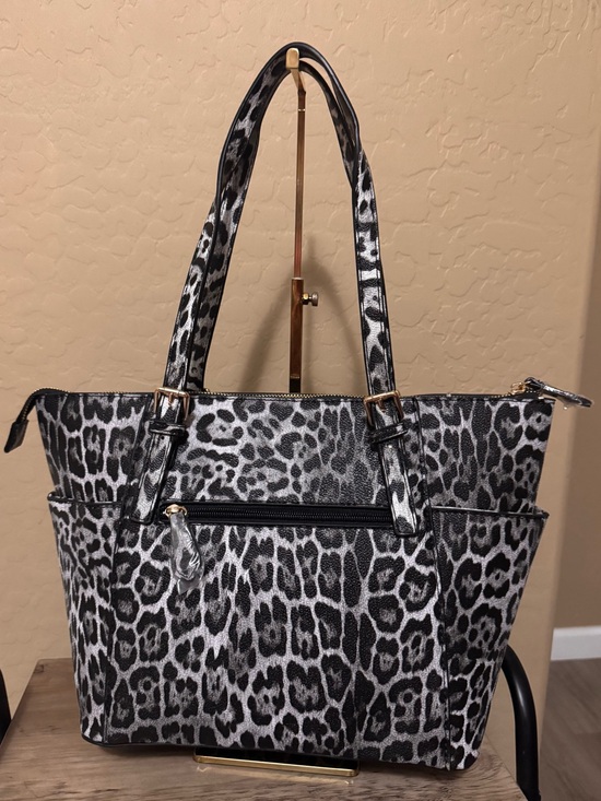 Handbags - Leopard Print Tote Bag with Matching Wristlet and Pouch NWT